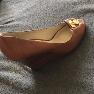 Peep toe Michael Kors wedges